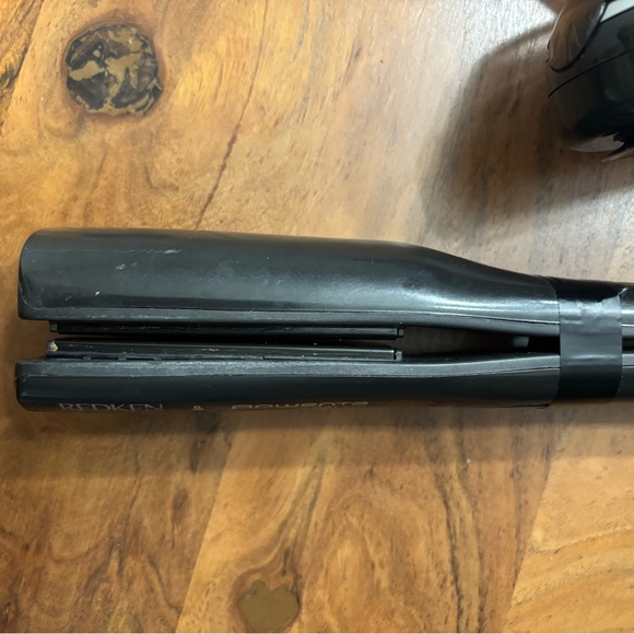 Redken & Rowenta Salon Steam Infusion flat iron - Picture 7 of 13